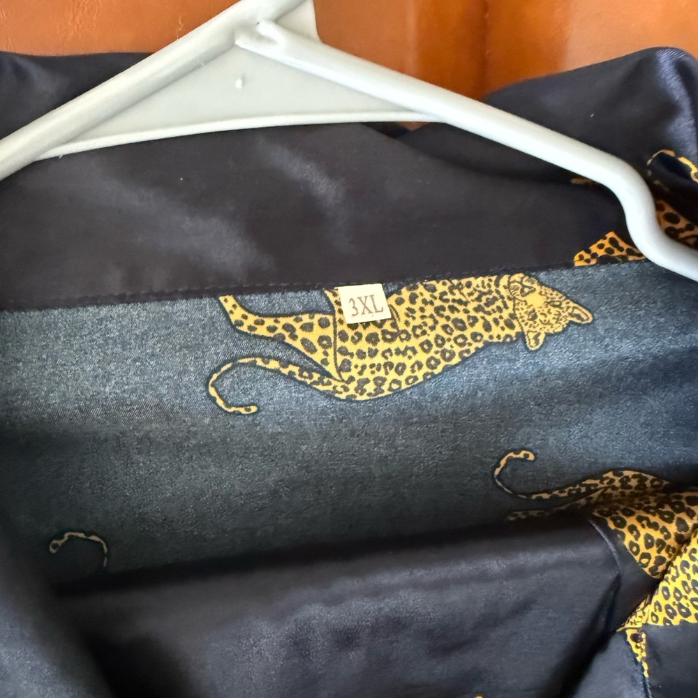 SHEIN Satin Pajama Set with Gold Leopard Print - Picture 2 of 7